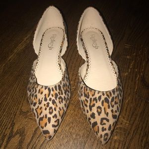 Refresh women’s 6.5 leopard print flats